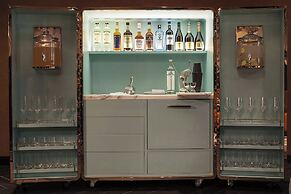 Hotel EMC2, Autograph Collection