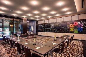 Hotel EMC2, Autograph Collection