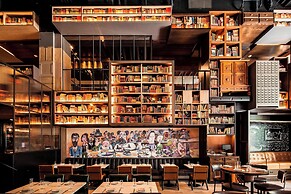 Hotel EMC2, Autograph Collection