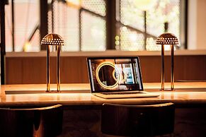 Hotel EMC2, Autograph Collection