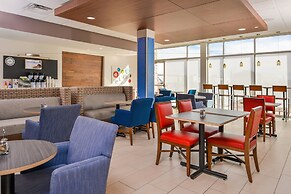Holiday Inn Express & Suites Van Horn by IHG