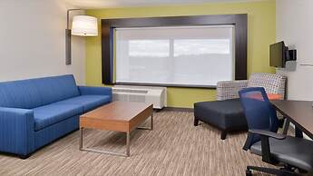 Holiday Inn Express & Suites Parkersburg East by IHG