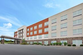 Holiday Inn Express & Suites Parkersburg East, an IHG Hotel