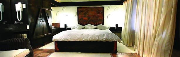 Mount Etjo Safari Lodge