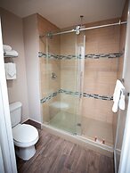 Diamond Bell Inn & Suites