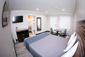 Diamond Bell Inn & Suites