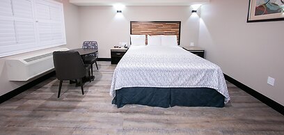 Diamond Bell Inn & Suites