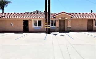 Diamond Bell Inn & Suites