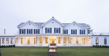 The Quogue Club at Hallock House