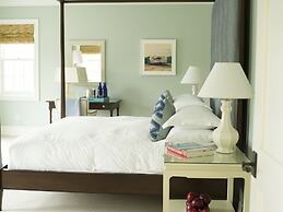 The Quogue Club at Hallock House