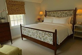 The Quogue Club at Hallock House