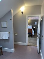 Carriage House B&B