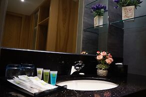 Greens Hotel & Suites