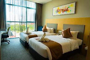 Greens Hotel & Suites