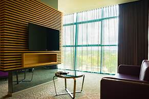 Greens Hotel & Suites