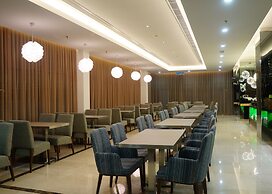 Greens Hotel & Suites