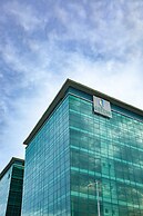 Greens Hotel & Suites