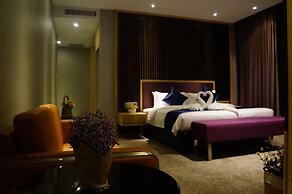 Greens Hotel & Suites