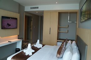 Greens Hotel & Suites