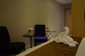 Greens Hotel & Suites