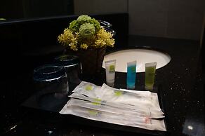 Greens Hotel & Suites