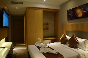 Greens Hotel & Suites