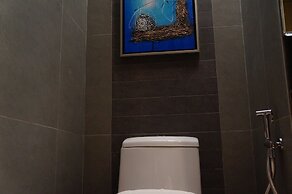 Greens Hotel & Suites