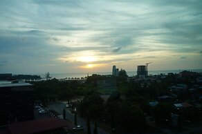 Greens Hotel & Suites