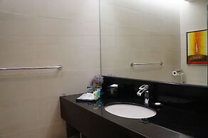 Greens Hotel & Suites