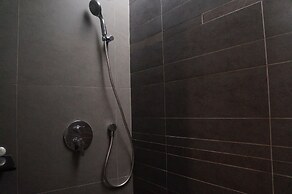 Greens Hotel & Suites