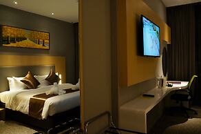 Greens Hotel & Suites