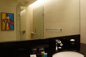 Greens Hotel & Suites