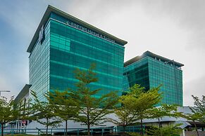 Greens Hotel & Suites