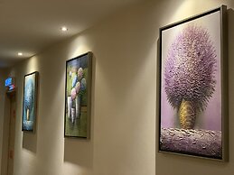 Greens Hotel & Suites