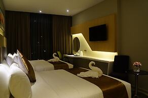 Greens Hotel & Suites