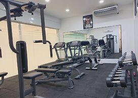 Greens Hotel & Suites