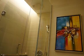 Greens Hotel & Suites