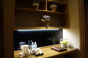 Greens Hotel & Suites