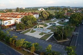 Greens Hotel & Suites