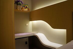 Greens Hotel & Suites