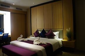 Greens Hotel & Suites