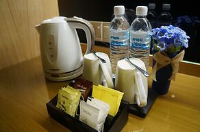 Greens Hotel & Suites