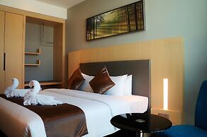 Greens Hotel & Suites