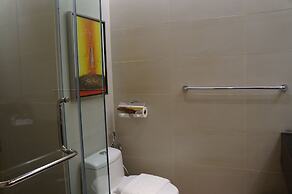 Greens Hotel & Suites