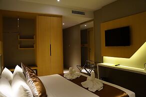 Greens Hotel & Suites