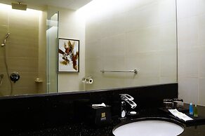 Greens Hotel & Suites