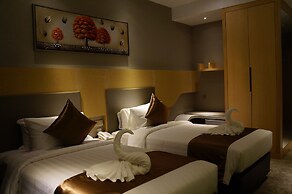 Greens Hotel & Suites