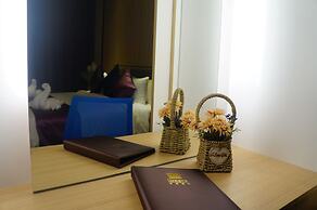 Greens Hotel & Suites