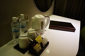 Greens Hotel & Suites