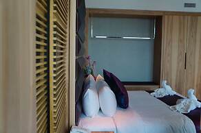 Greens Hotel & Suites